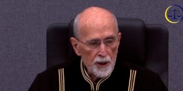 Smith nis procedurat për kompensimin e viktimave