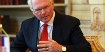 Dënimi i ish-krerëve të UÇK-së, Christopher Hill: Nuk e besoj se Thaçi është përfshirë në vepra të paligjshme