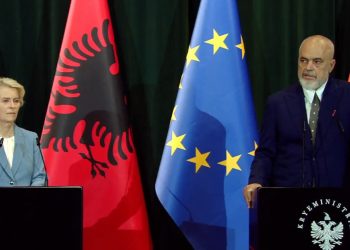 Presidentja e Komisionit Europian mbërrin në Tiranë, Von der Leyen pritet nga Edi Rama në Kryeministri