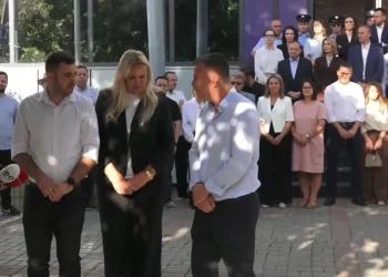 “Albin Kurti nuk mund të luajë me institucione”, vazhdon aksioni i opozitës para Qeverisë