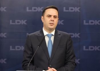 Abdixhiku i ashpër me 6 deputët e partisë