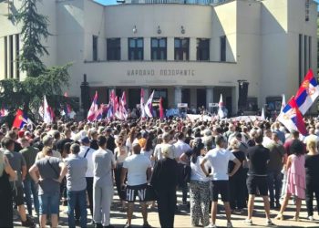 Vuçiq kandidat për kryeministër, protesta në Nish kundër regjimit të tij