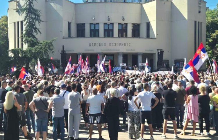 Vuçiq kandidat për kryeministër, protesta në Nish kundër regjimit të tij