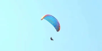 Tre pilotë nga Kosova në Top 10-shen e botës në paragllajdizëm
