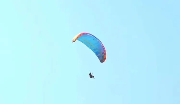 Tre pilotë nga Kosova në Top 10-shen e botës në paragllajdizëm