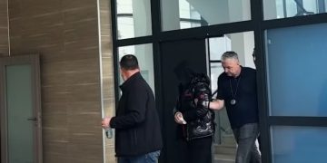 Sot mbahet seanca fillestare ndaj Fatmir Shehollit, i cili akuzohet për “Spiunazh” dhe “Shantazh”