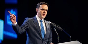 Abdixhiku për bashkëpartiakët: Mendoja se e kanë për Kosovë, por beteja qenka për kryetar të LDK-së