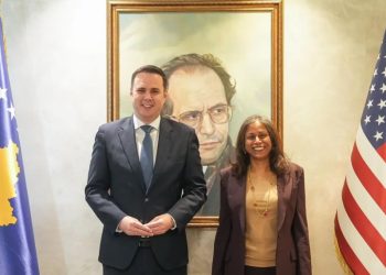 Abdixhiku takon Prattipatin, diskutojnë për krizën institucionale