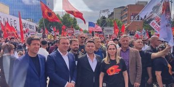 Nis “Marshi për Liri” në Prishtinë, qytetarët marshojnë në mbështetje të ish-krerëve të UÇK-së