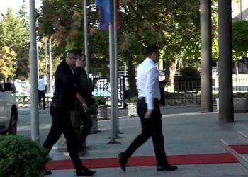 Lumir Abdixhiku i pari që hyn në Kuvendin e Kosovës