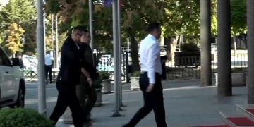 Lumir Abdixhiku i pari që hyn në Kuvendin e Kosovës