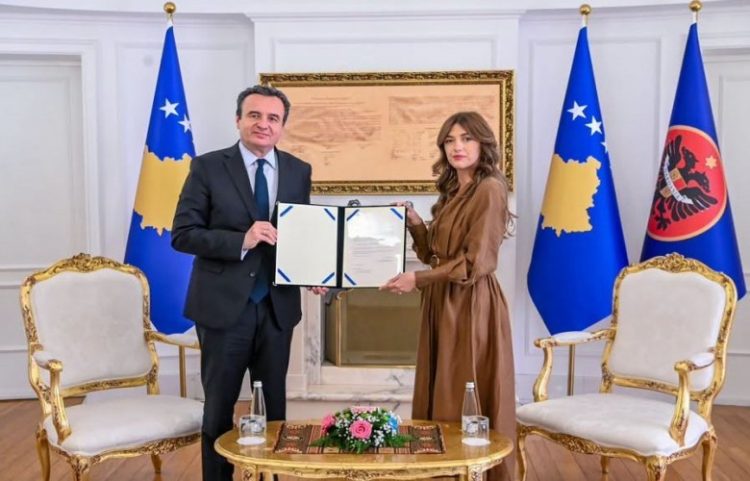 Albin Kurti mandatohet për formimin e Qeverisë së re të Kosovës