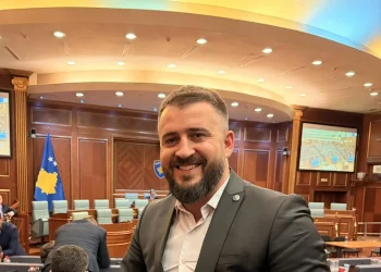 Lushtaku: Albin Kurti e ka vendin në burg, ai nuk po shmanget rastësisht nga Prokuroria e Kosovës