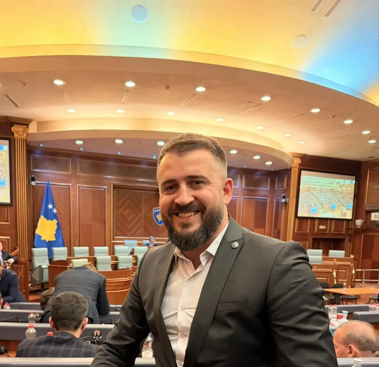 Lushtaku: Albin Kurti e ka vendin në burg, ai nuk po shmanget rastësisht nga Prokuroria e Kosovës