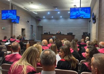 Shtyhet seanca ndaj 53 të akuzuarve në rastin e Mejës, mungojnë tre avokatë