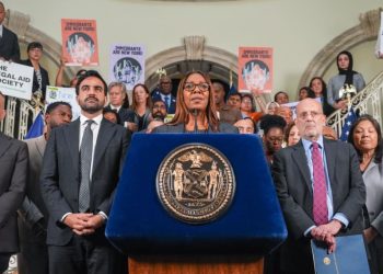 Qytetet dhe shtetet amerikane padisin administratën Trump për rregullin e ri të imigracionit