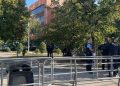 Forca të shtuara të Policisë së Kosovës janë vendosur mëngjesin e sotëm pranë objektit të Qeverisë