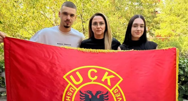 Mehmeti-Selimi: Nën hijen e këtij flamuri, gjithmonë krenarë, gjithmonë të fortë!