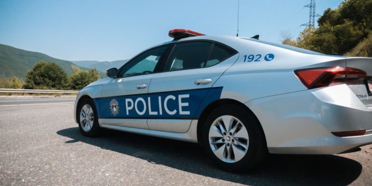 Policia në kërkim të një personi që dyshohet se kontrabandoi katër shtetas të huaj