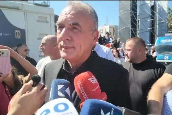 Protesta në mbështetje të katërshes së UÇK-së, Limaj: Duhet lidership i fuqishëm për ta kthyer drejtësinë