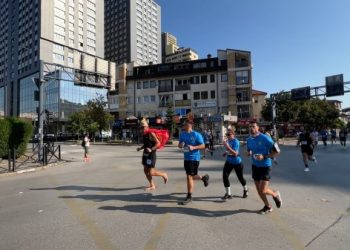 1 mijë e 600 garues marrin pjesë në maratonën e Prishtinës