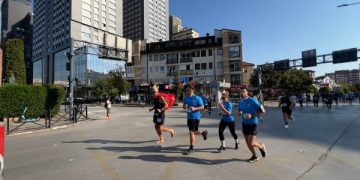 1 mijë e 600 garues marrin pjesë në maratonën e Prishtinës