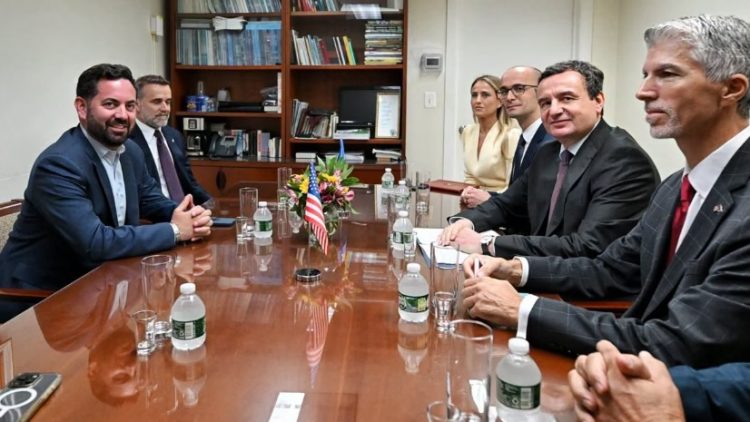 Kurti takon kongresistin Lawler: Diskutohet aktgjykimi ndaj ish-krerëve të UÇK-së