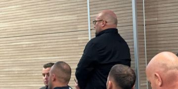 Salih Sekiraqa ballafaqohet me pronarin e lokalit: A ke qenë najher tek unë me lyp pare