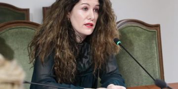 GJKKO cakton masën e “Arrestit në shtëpi” dhe pezullon nga detyra shefen e SHISH, Vlora Hyseni