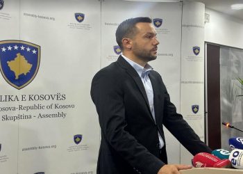Ndryshimi i Ligjit për Specialen,Tahiri: Haxhiu u zotua se do të flasë me Kurtin