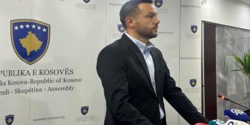 Ndryshimi i Ligjit për Specialen,Tahiri: Haxhiu u zotua se do të flasë me Kurtin