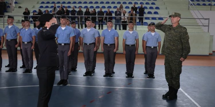 17 kadetë të rinj i bashkohen FSK-së, mes tyre edhe një nga Shqipëria