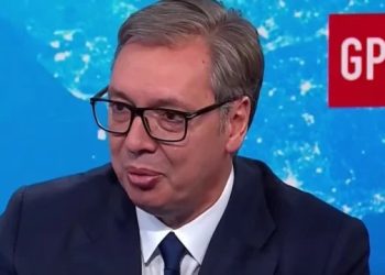 Vuçiq tenton të justifikojë në CNN nderimet për kriminelin e luftës Mlladiq: S’kemi bërë asgjë të keqe