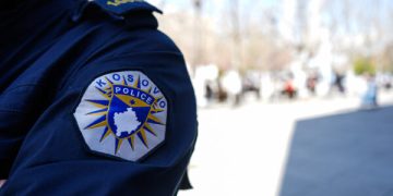 Përleshje në Prizren, lënďohet polici gjatë ndërhyrjes – arresťohen katër persona