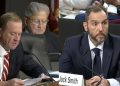 Senatori amerikan e përball Smithin për Thaçin: Pasi humbët rastet e mëdha në ShBA, shkuat në Hagë?