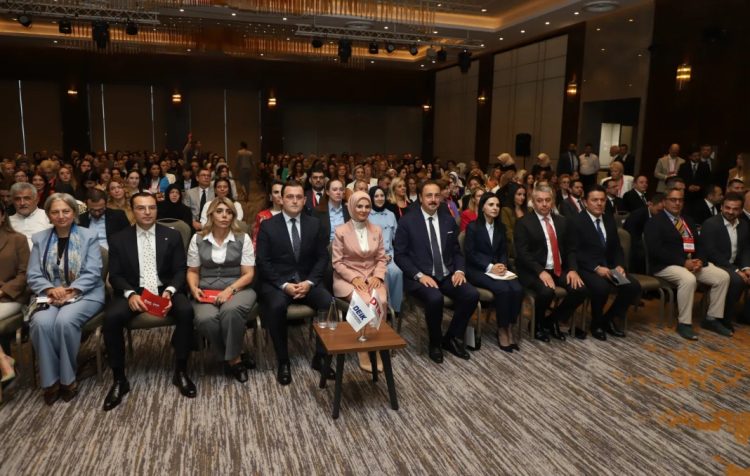 Gratë sipërmarrëse të Ballkanit mblidhen në Shkup, merr pjesë ministrja turke