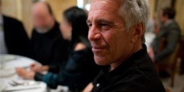“Epstein Files” në duart e drejtësisë italiane/ Prokuroria e Romës kërkon dokumentet sekrete nga SHBA