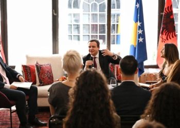 Kurti nga Amerika: Qeveria do të ndihmojë me të gjitha mjetet korrigjimin e verdiktit të Hagës