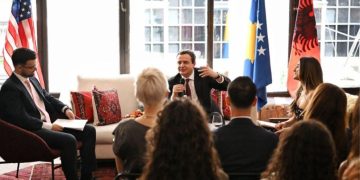 Kurti nga Amerika: Qeveria do të ndihmojë me të gjitha mjetet korrigjimin e verdiktit të Hagës