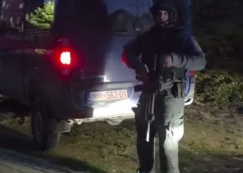 Nëntë të arresťuarit për kríme lúfte ndalohen për 48 orë, çfarë u sekuestrua gjatë bastisjeve
