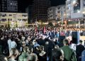 Nga sheshi “Adem Jashari” qytetarët e Skenderajt mbështesin fuqishëm katërshen e UÇK-së