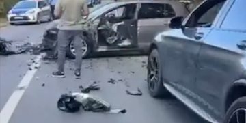 Përplasje mes tri veturash në Mramor, tre persona përfundojnë të lënďuar