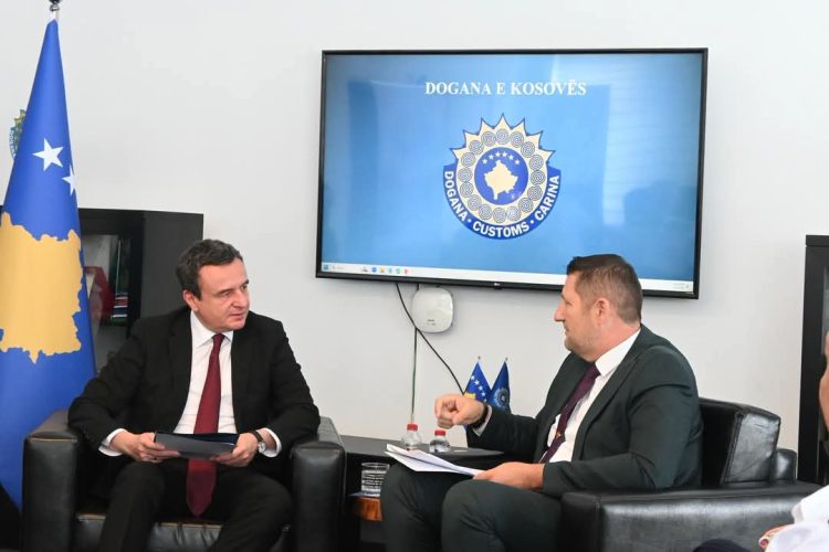 Kryeministri në detyrë Kurti vizitoi Doganën e Kosovës