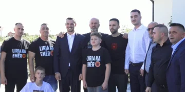 Djemtë e ish-krerëve të UÇK-së vizitojnë familjen e policit Afrim Bunjaku