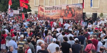 Protesta e 132-të në Tiranë