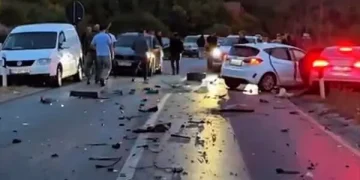 Aksiďent trafiku në rrugën Gjilan-Prishtinë, 4 vetura të përfshira – 11 të lënduar