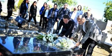 Kurti nderon profesor Ejup Statovcin në 29-vjetorin e protestave studentore