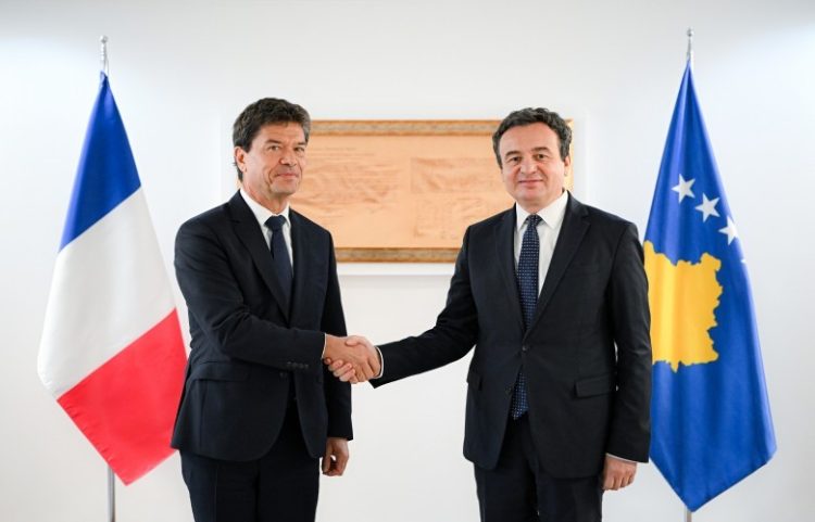 Kurti pret ambasadorin e ri të Francës, temë bashkëpunimi dhe rruga evropiane