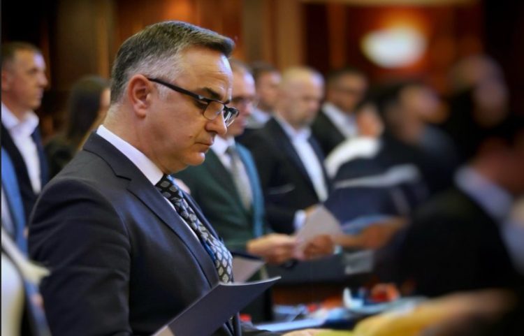 Tahiri për Ligjin për Specialen: Nesër nuk duhet të bëhet lojë