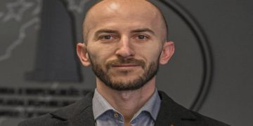 Zëdhënësi i Qeverisë: Ne protestuam me kohë, e ju goditni deputetët e LVV-së